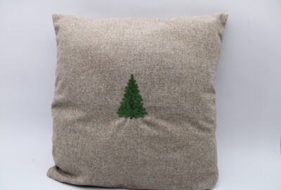Housse de coussin brodée Sapin