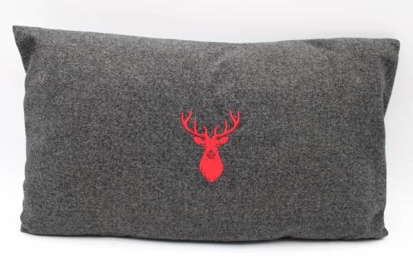 Housse de coussin brodée Tête de Cerf