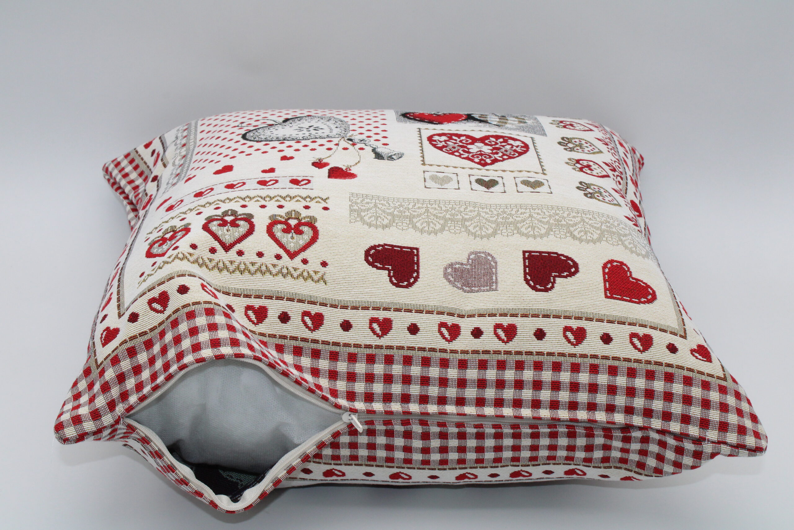 La corde à Linge - L'esprit montagne - voilages rideaux bain linge de maison Vosges Gérardmer Coussin jacquard coeurs de montagne 45cm x 45cm – Image 2