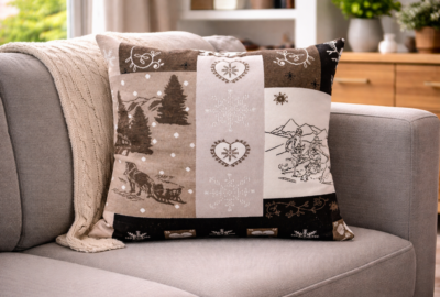 Coussin Nopial noir montagne en tissu jacquard 40cm x 40cm