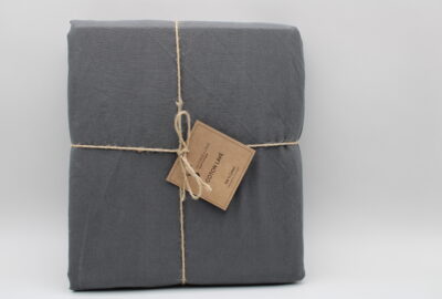 Linge de lit gris foncé en coton lavé