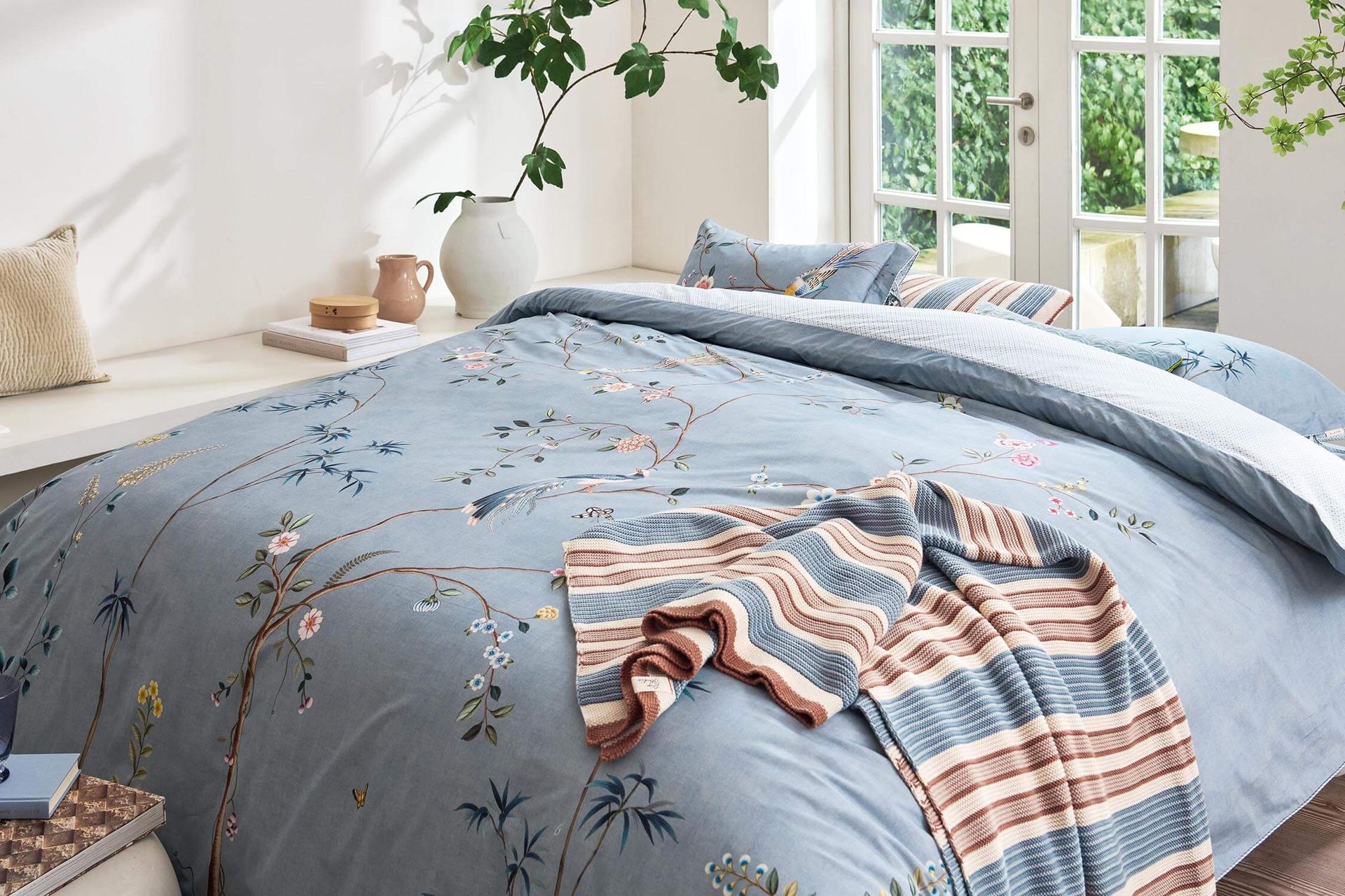 La corde à Linge - L'esprit montagne - voilages rideaux bain linge de maison Vosges Gérardmer Linge de lit Pip Studio : Bamboo blossom bleu clair percale de coton