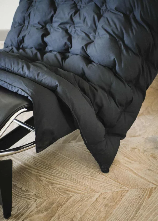 Plaid Caresse Pyrenex Carbone