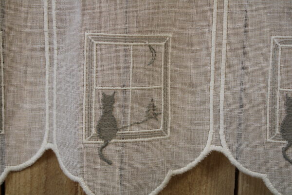 Brise bise Chat à la fenêtre – Image 2