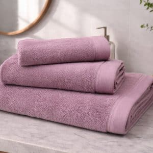 Gamme de linge de bain en éponge unie 580g/m² avec gant et serviettes assorties