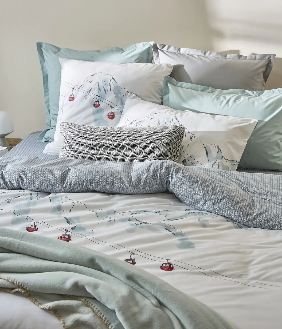 Housse de couette Rendez-vous au sommet avec motif chevrons gris au verso