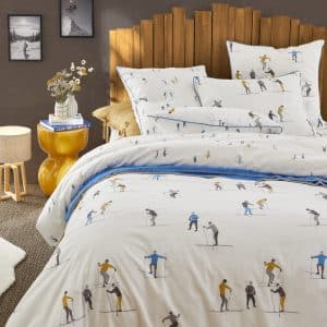 Housse de couette Snow en percale de coton, motif skieurs gris bleu et safran