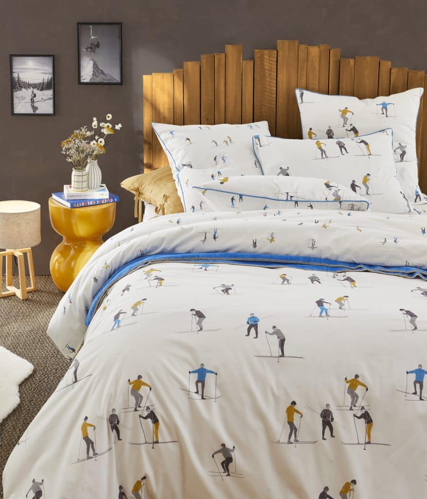 Housse de couette Snow en percale de coton, motif skieurs gris bleu et safran